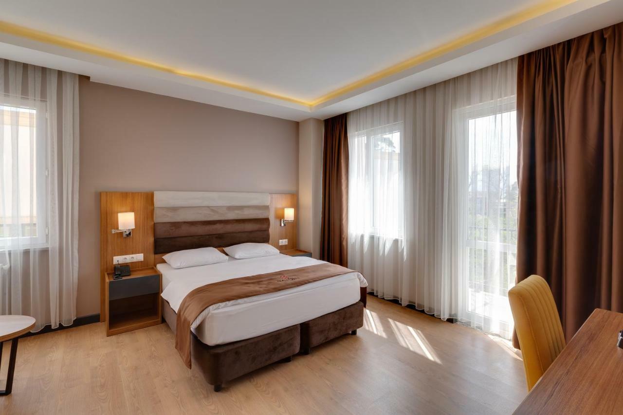 City Hotel Batumi Kültér fotó