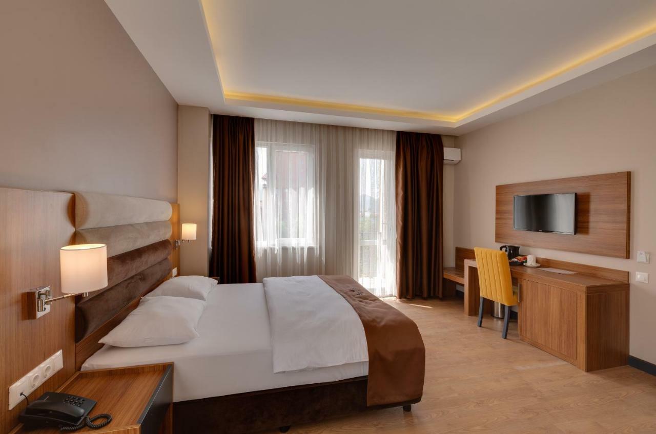 City Hotel Batumi Kültér fotó