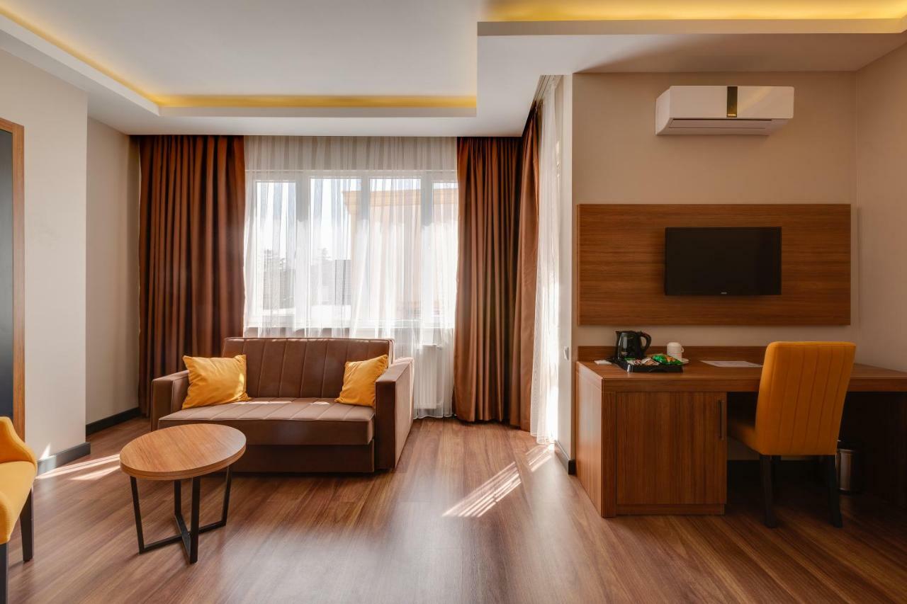 City Hotel Batumi Kültér fotó