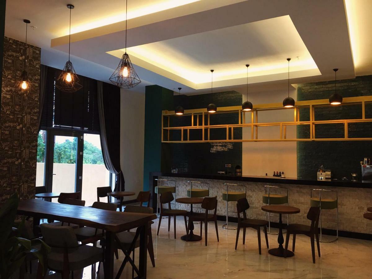 City Hotel Batumi Kültér fotó